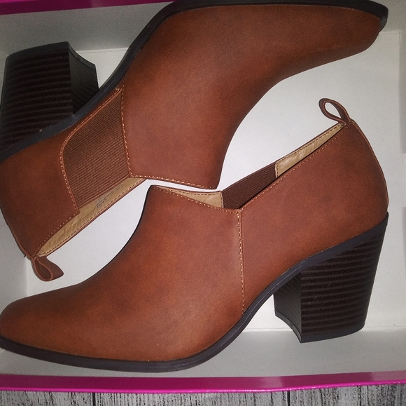 Chinese Laundry Las Angeles Ankle Boots - Picture 6 of 7